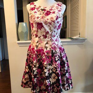 Beautiful floral fit & flare dress Sz 10
